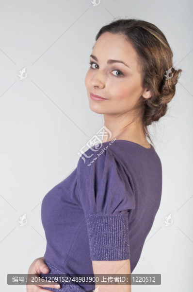 一個年輕的女孩