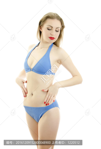 女孩在藍(lán)色泳裝冒充。白色隔離。