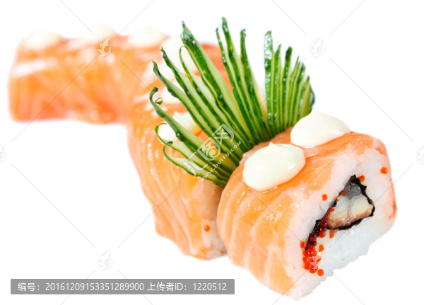 三文魚壽司卷；鰻魚黃瓜。紅色的龍