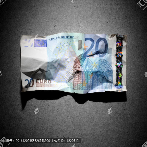 金融危機的概念——皺巴巴的20歐元紙幣在灰色的背景
