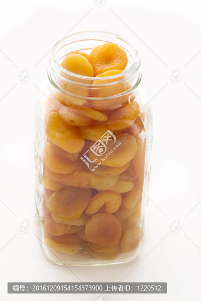 罐中的杏
