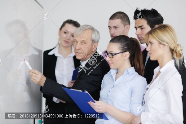 高級(jí)商務(wù)人員介紹