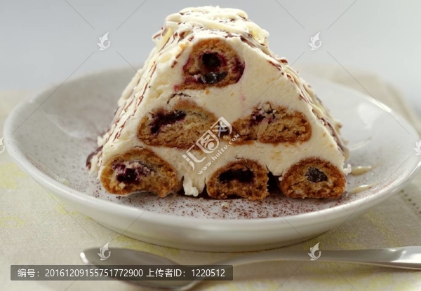 蛋糕和覆盆子