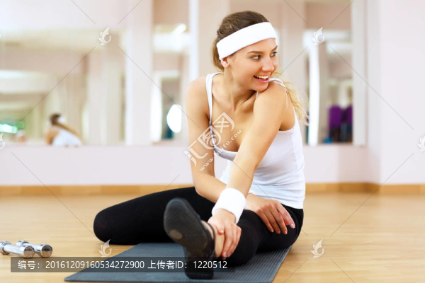 運動中穿運動服的女子