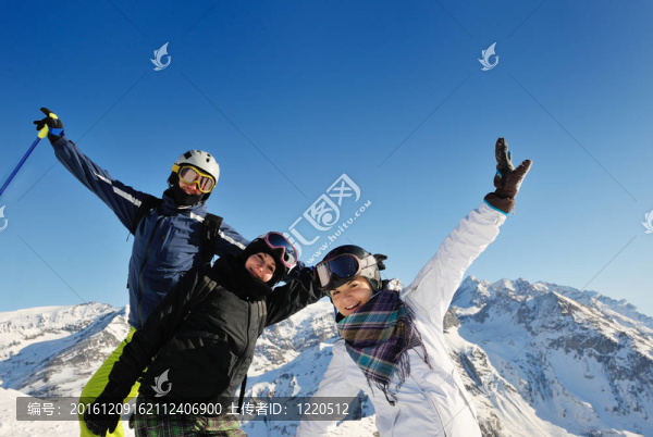 冬季朋友滑雪的畫像
