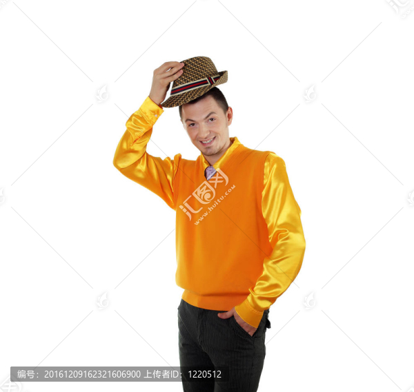 穿鮮艷顏色的年輕人