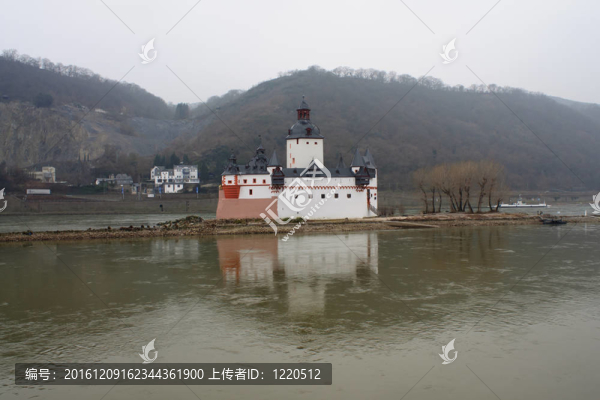 浪漫的城堡pfalzgrafenstein；萊茵；德國