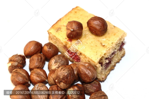 堅果草莓蛋糕