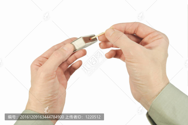 手中的火柴