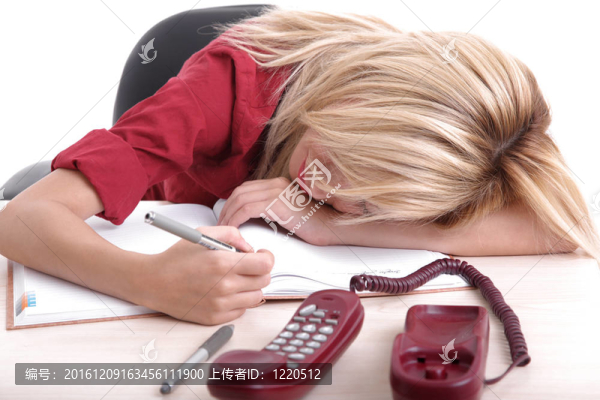 金發(fā)女郎睡覺