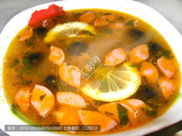 美味可口的蔬菜肉湯