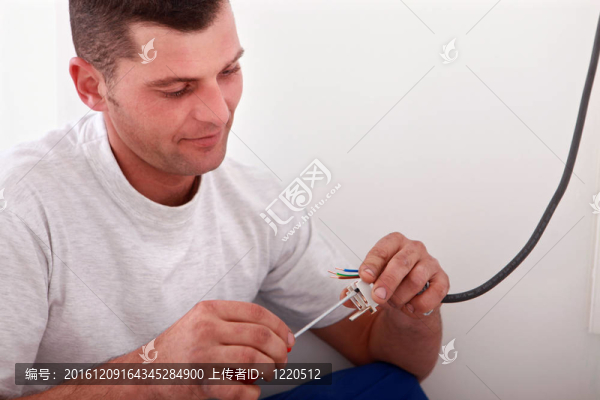 電工安裝插頭