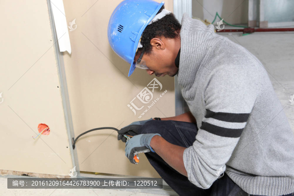 人對(duì)房屋的電氣工作