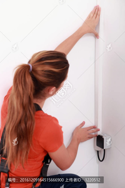 女人插線
