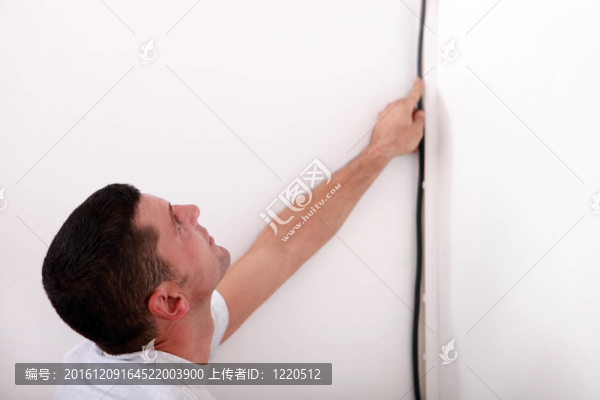 電工接線(xiàn)墻