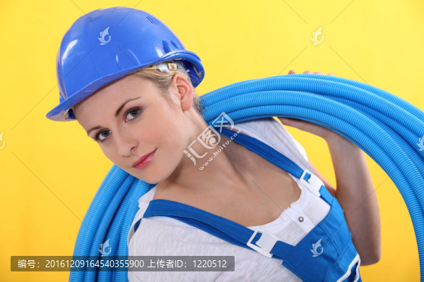 金發(fā)水暖工攜帶塑料管道