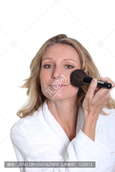 女人化妝