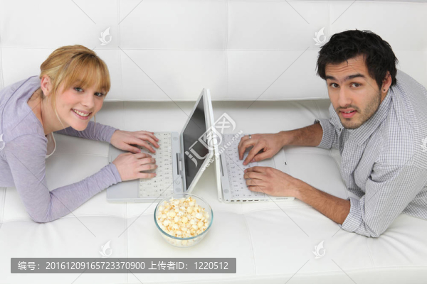 對使用筆記本電腦