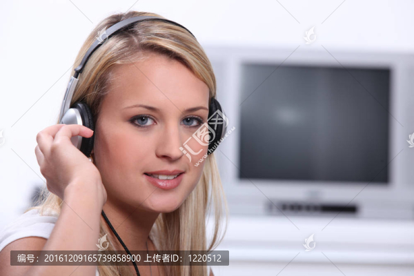 青少年聽音樂