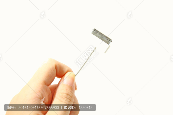 一方面，USB
