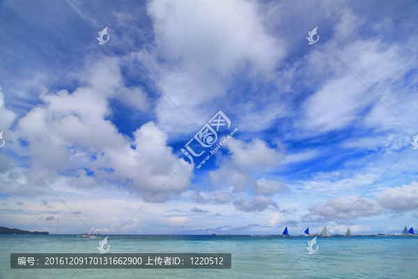 美麗的海和帆船