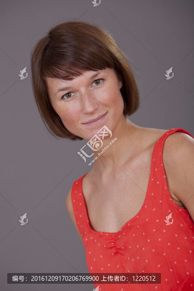 穿夏裝的女人