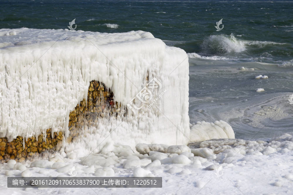 烏云密布的黑海海岸