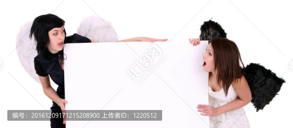 天使與旗幟的情侶。