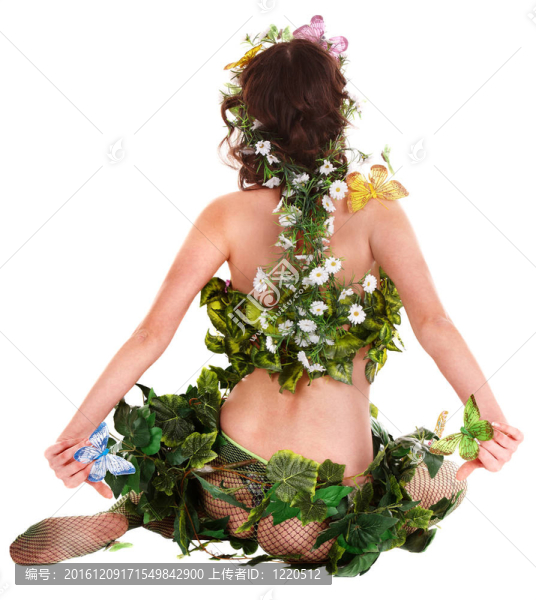 美麗的年輕女子與花和蝴蝶。