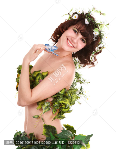 美麗的年輕女子與花和蝴蝶。