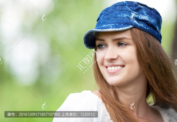 女孩在戶外