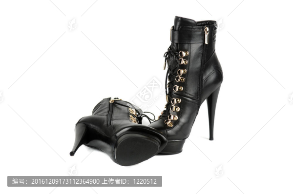 黑人女性的鞋子