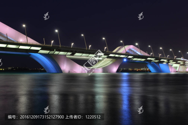 扎耶德橋夜景；阿布扎比；阿拉伯聯(lián)合酋長國