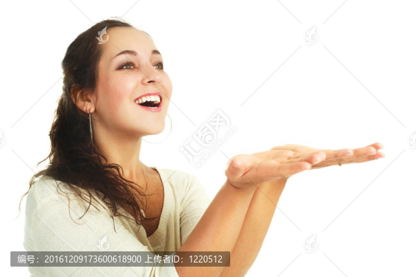 漂亮的女人舉手