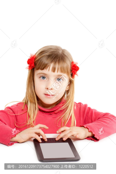 金發(fā)孩子的小女孩，電子書表鎖存器電腦畫像