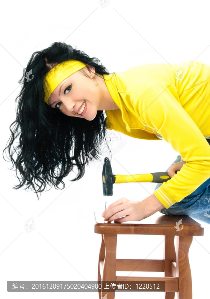 美女用錘子