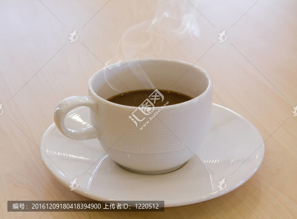 一杯熱咖啡