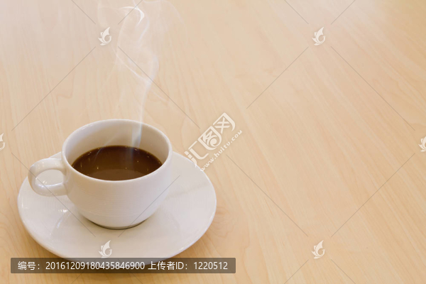 一杯熱咖啡