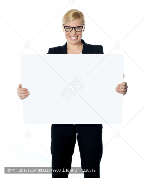 漂亮的女商人拿著空白廣告牌