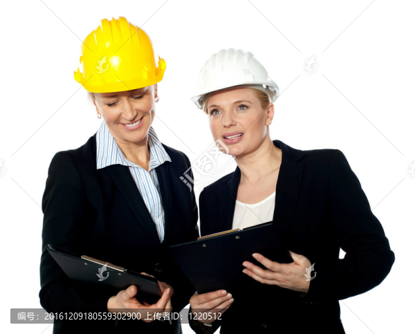 年輕女建筑師審查文件