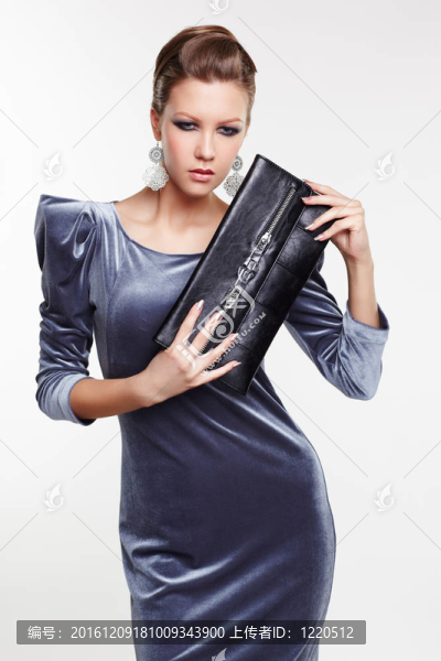 時尚的黑色的衣服