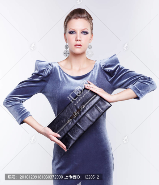 時尚的黑色的衣服