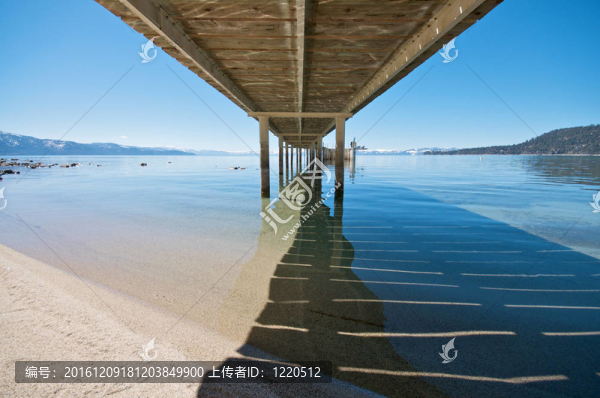 在太浩湖下的碼頭
