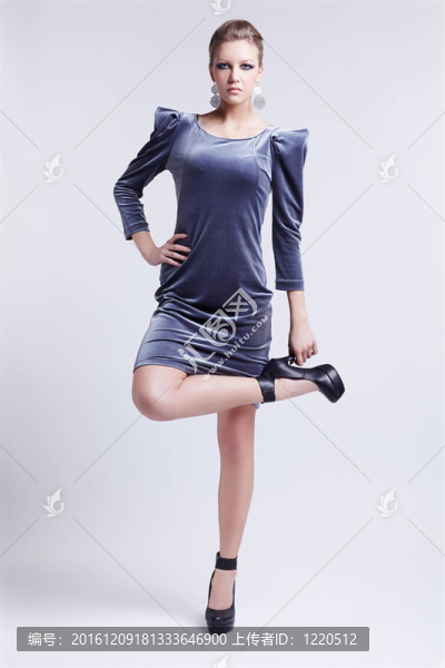 時尚的黑色的衣服