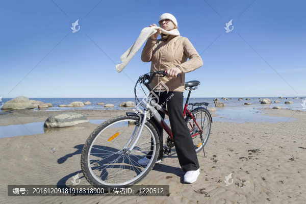 海上女人；