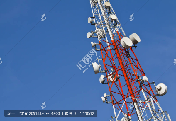 輸電塔。