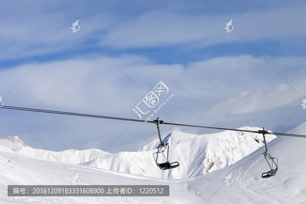 滑雪勝地的椅子升降機(jī)