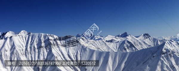 雪山全景
