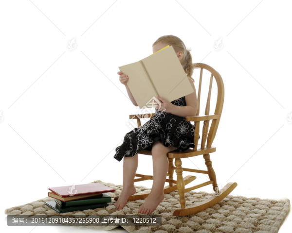 在她的書中埋