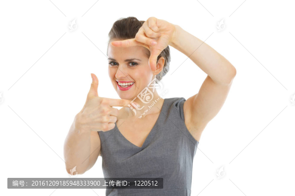 優(yōu)雅的婦女在服裝框架與雙手